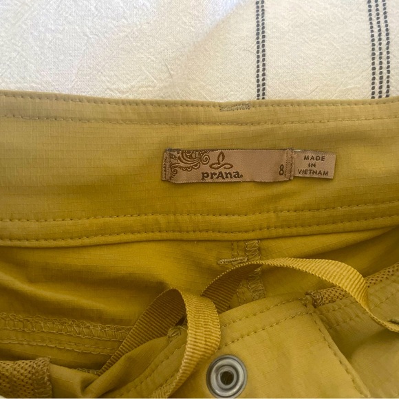 Prana Ladies Shorts, Size 8. - Picture 2 of 3